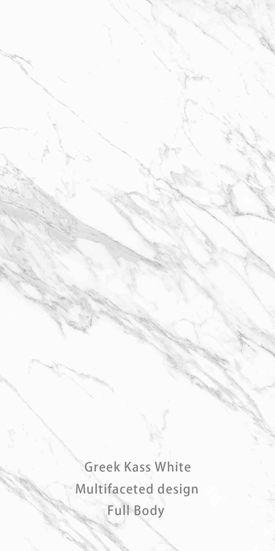 Moderne porseleinen tegels van steen met textuur voor een moderne badkamer en douche